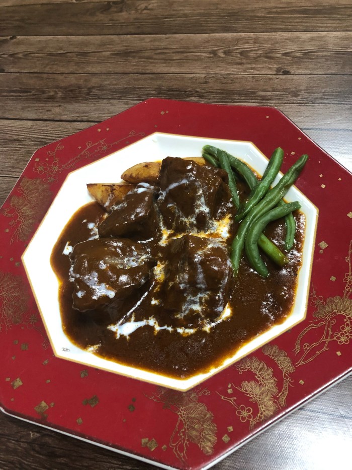 牛タンシチュー1,300円